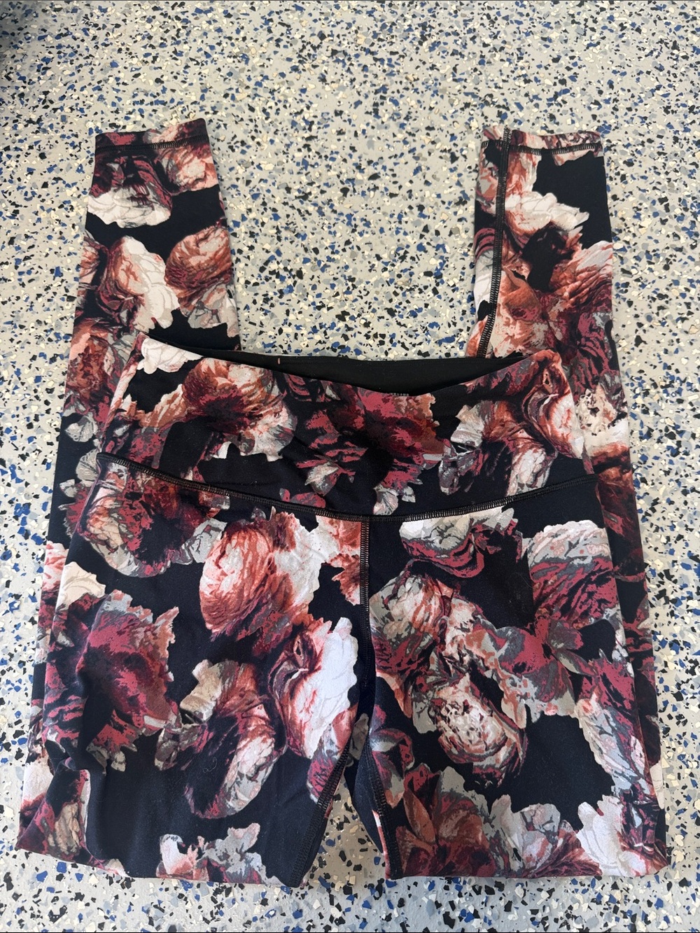 High-Rise Floral Print Leggings in Black and Mauve
